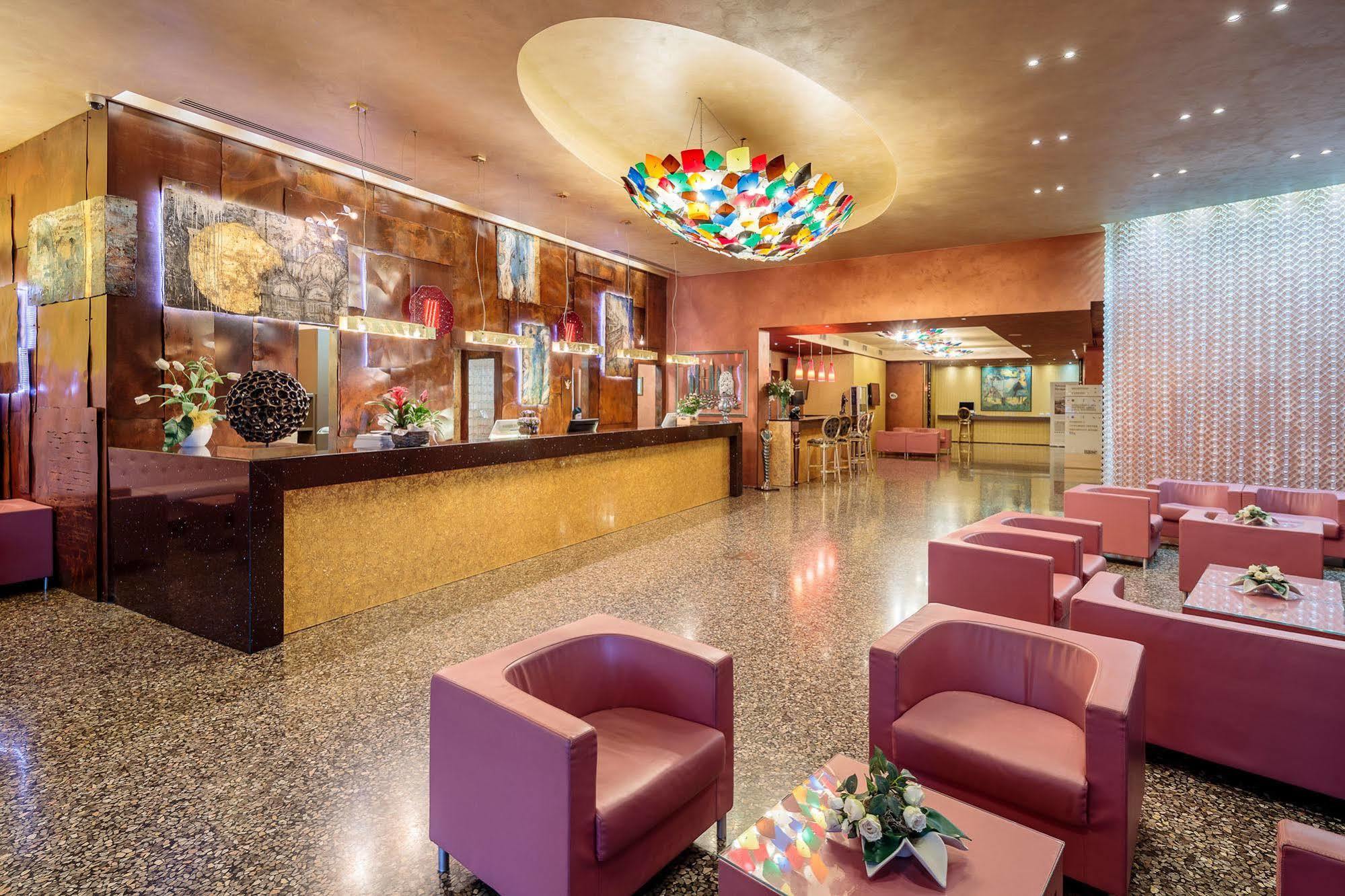 Base Hotel Noventa di Piave Bagian luar foto